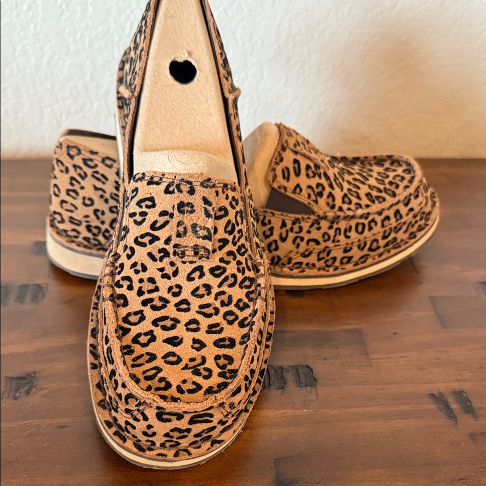Ariat cruisers Leopard Print Women's Shoes